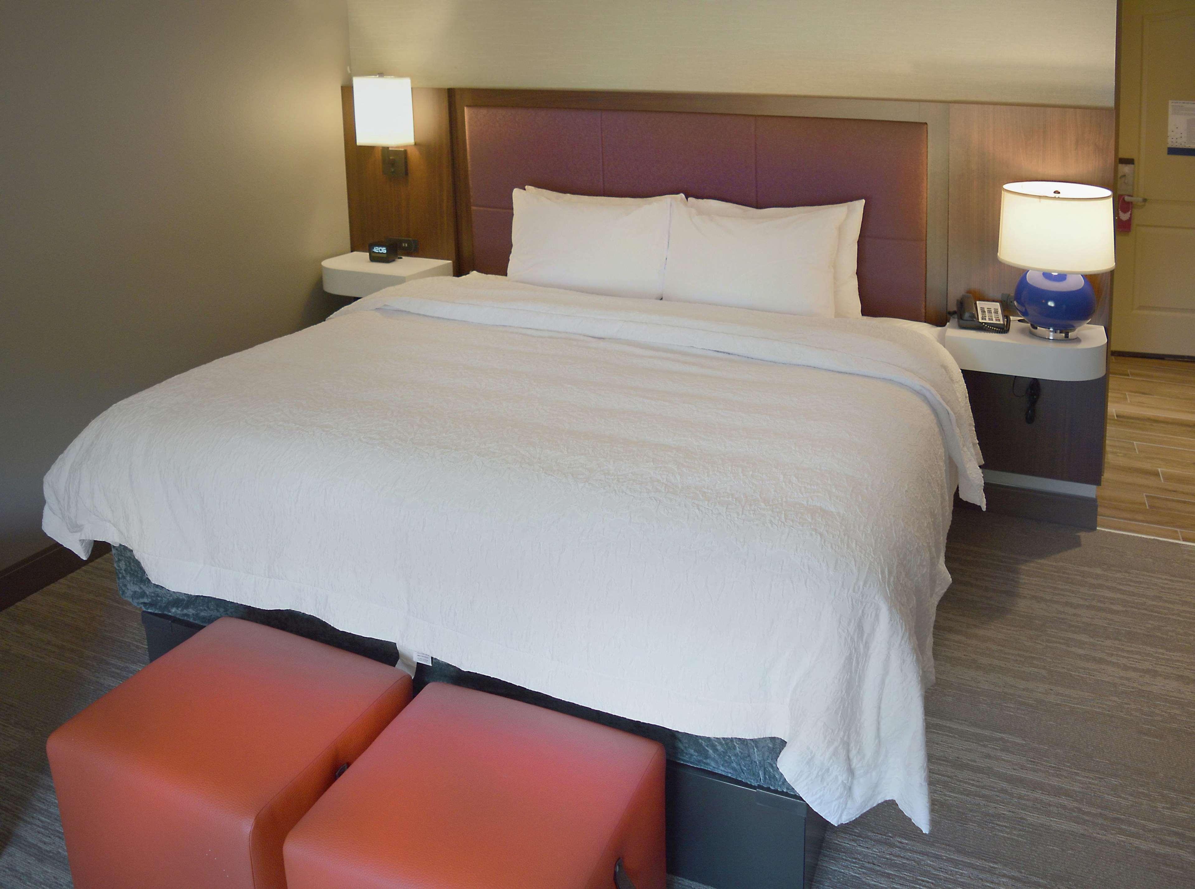 Hampton Inn & Suites Philadelphia/Media Exterior photo