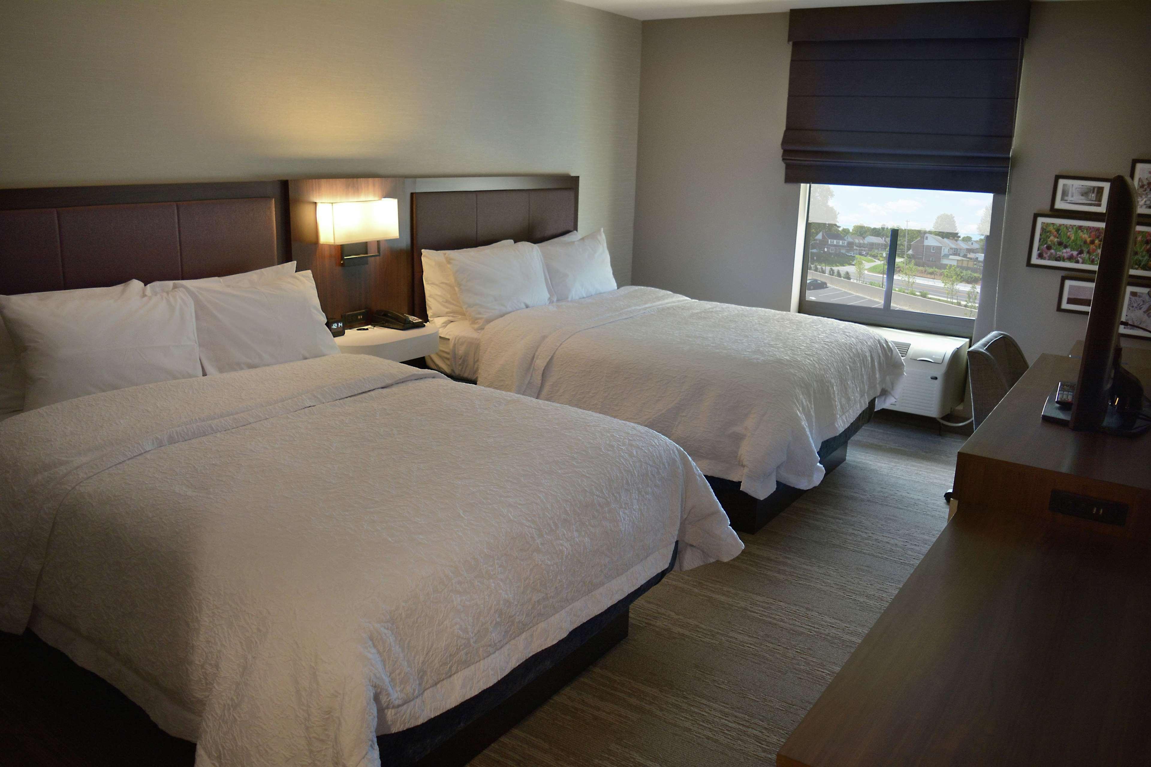 Hampton Inn & Suites Philadelphia/Media Exterior photo