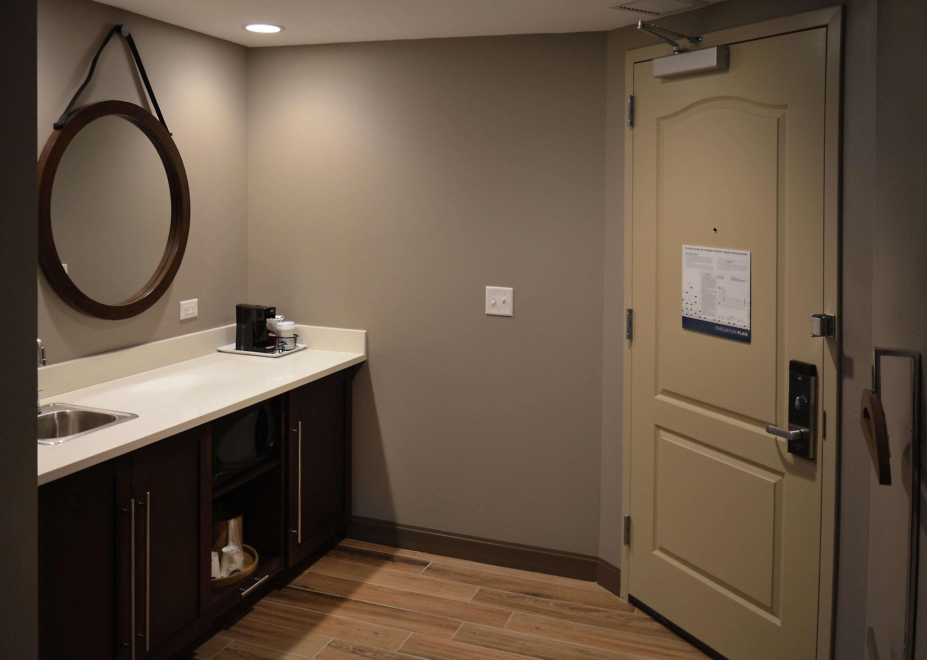 Hampton Inn & Suites Philadelphia/Media Exterior photo