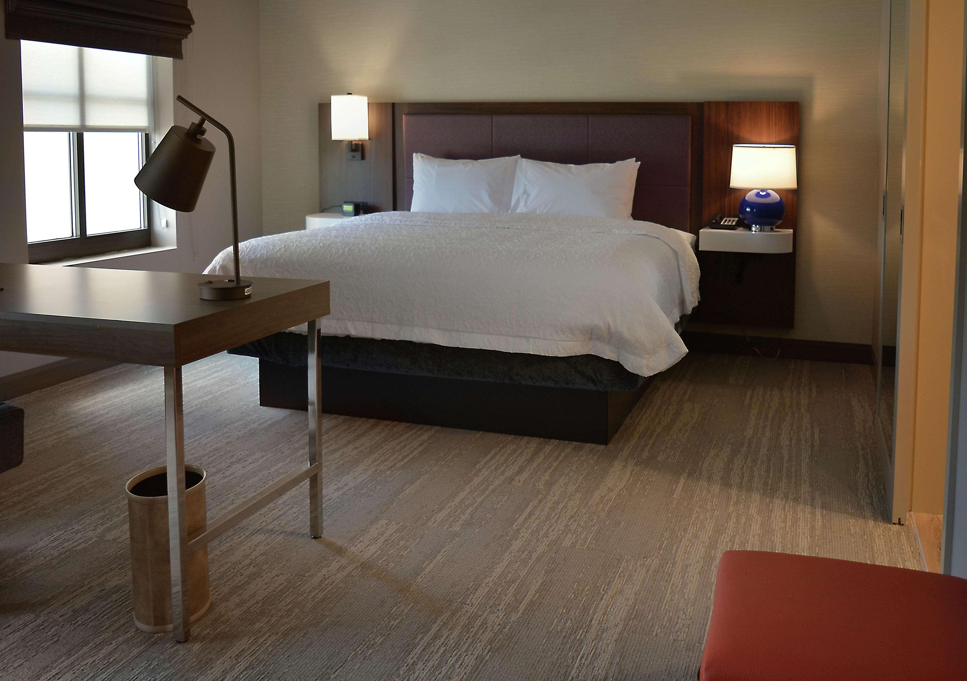 Hampton Inn & Suites Philadelphia/Media Exterior photo