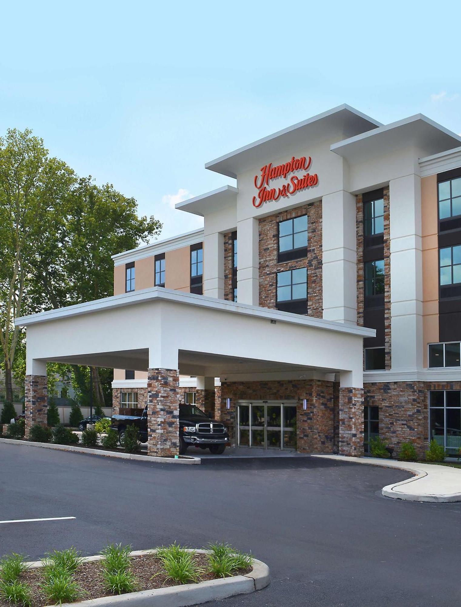 Hampton Inn & Suites Philadelphia/Media Exterior photo